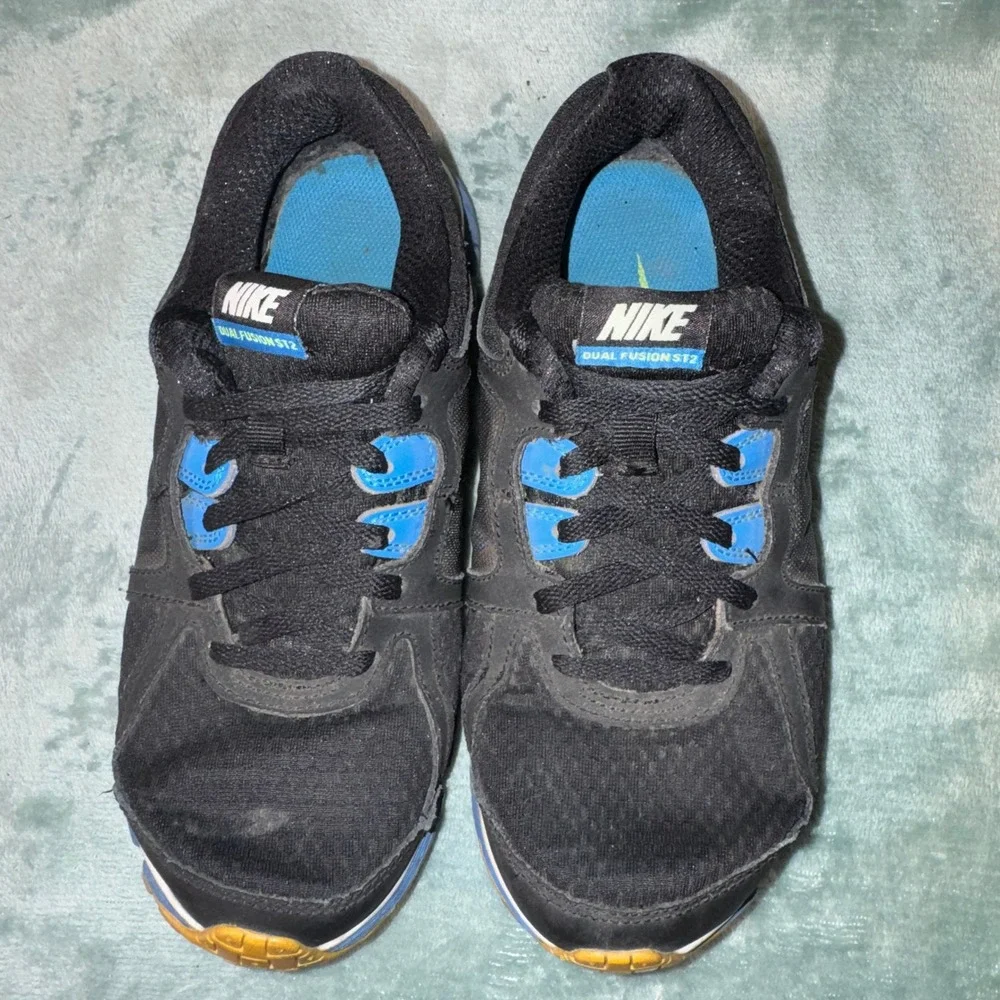 Nike Boys Dual Fusion ST 2 Running Shoes 5Y Black Blue Yellow Mesh Athletic